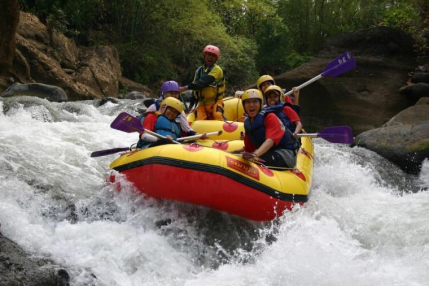 Arung Jeram (Rafting)